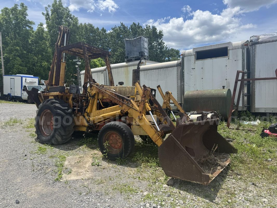 Case 580B Backhoe Non-Running