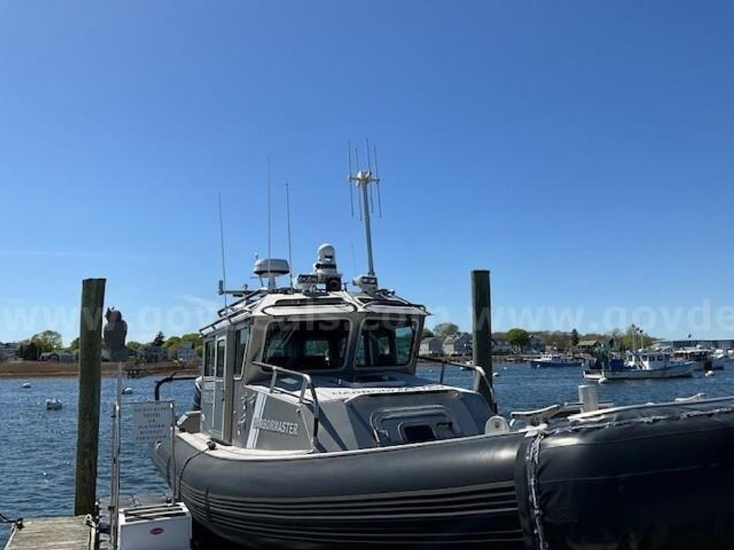 2013 SAFE Boat International - Full Cabin - w/ Trailer