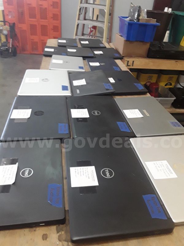 Lot of (16) laptops