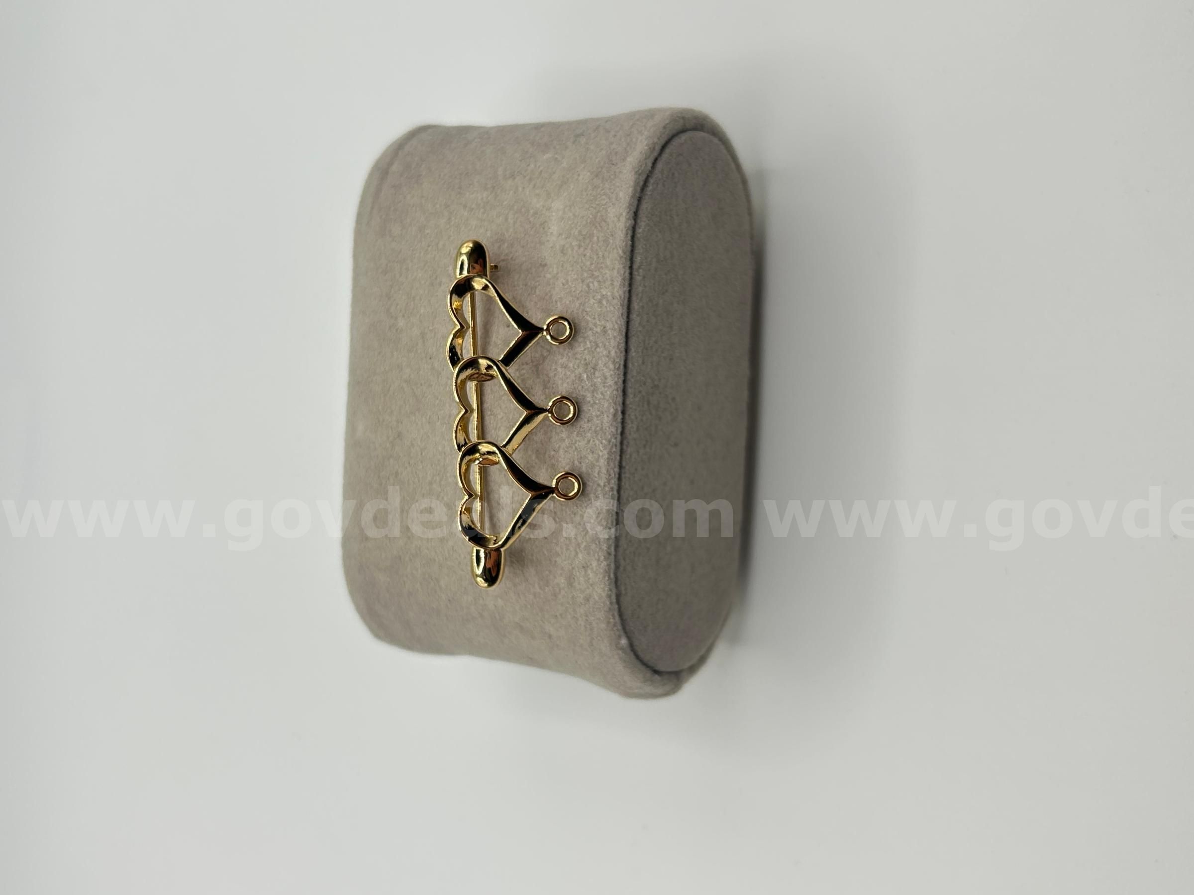Beautiful Multi-Heart Brooch, 24K Gold, Low Reserve.
