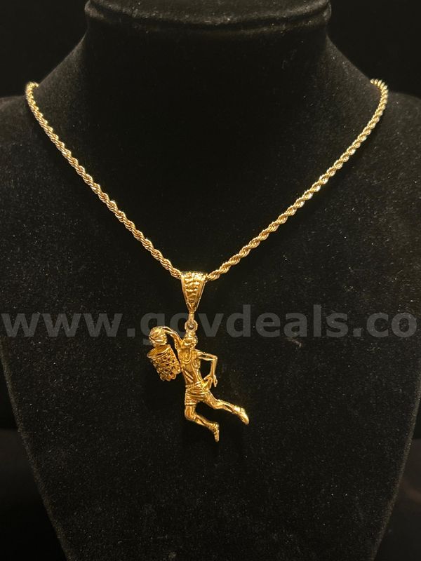 2mm, Real 24k Gold Filled, 22", Diamond Cut Rope Chain, W/ Basket Ball Player Pendant.