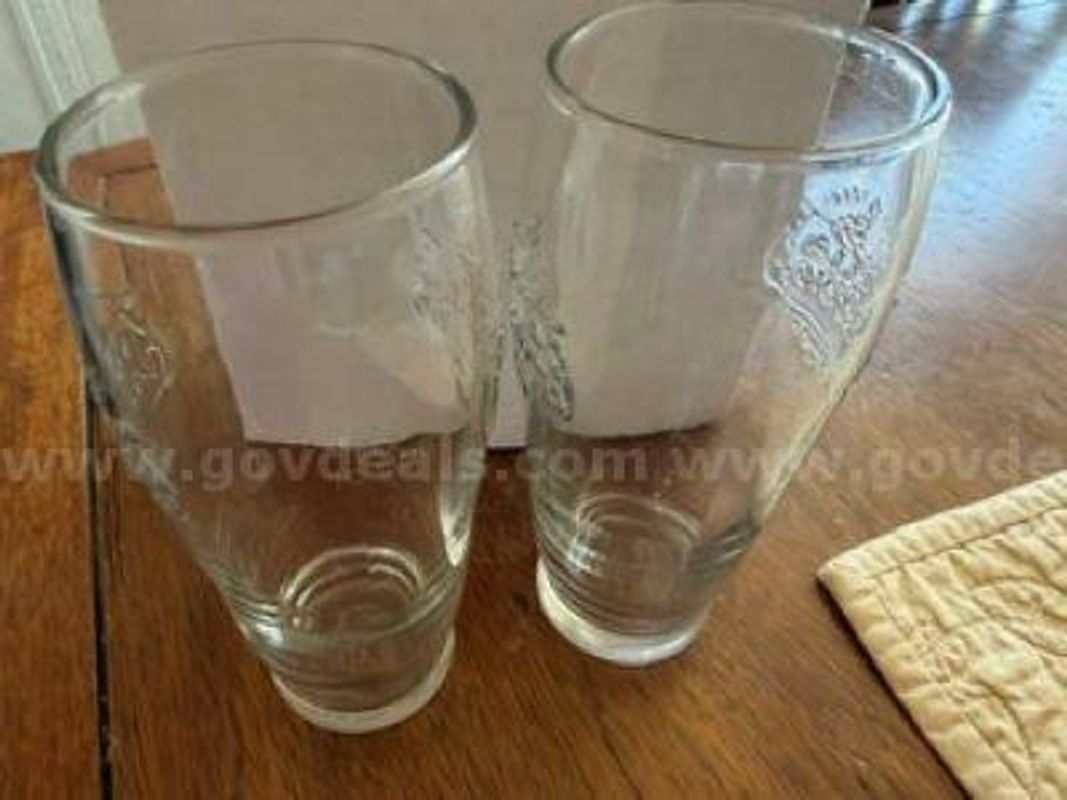 (2) Vintage Stella Beer Glasses