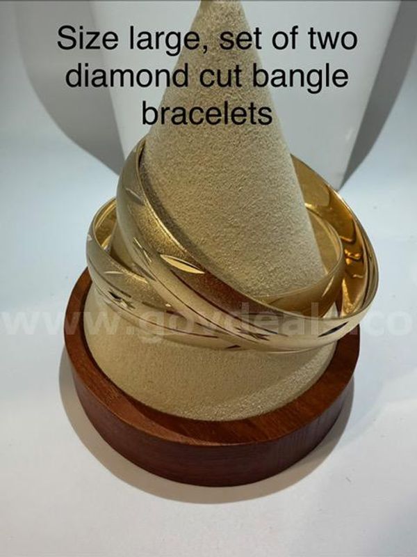 Gorgeous, Set of Two, Size Large, Diamond Cut Bangle Bracelets, Real 24k Gold Filled