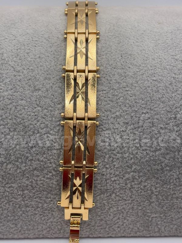 Gorgeous, 7 Inch, Diamond Cut Starburst Bracelet, Real 24k Gold Filled.