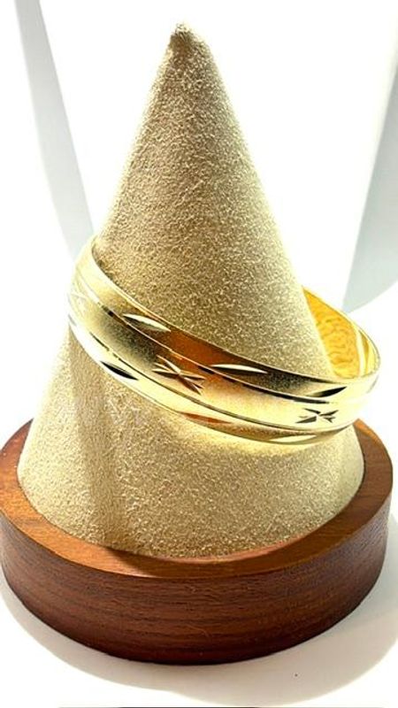Gorgeous, Real 24k Gold Filled, Size Small Diamond Cut Bangle Bracelet
