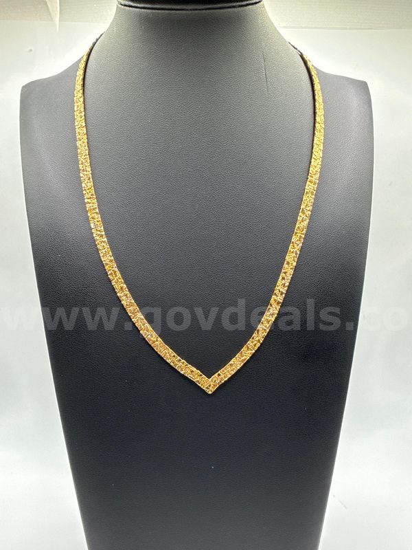 Beautiful, 18” Diamond-Cut Chevron Necklace, 24K Real Gold Filled.