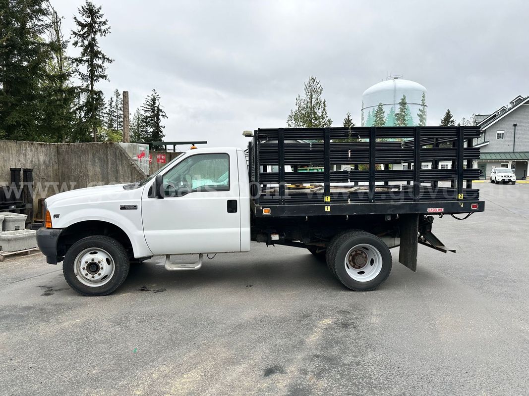 2001 Ford F-550 W/Dump Bed **LOW MILES**