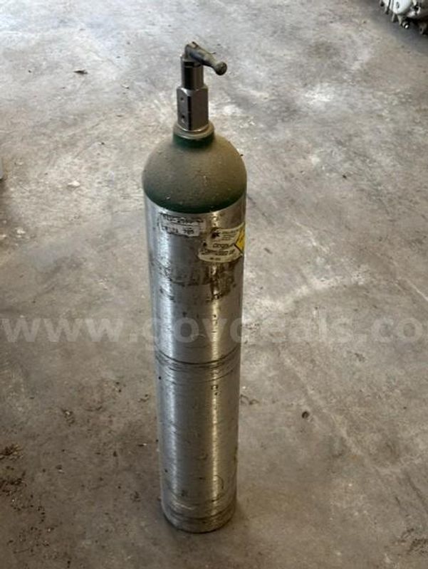 Oxygen tank