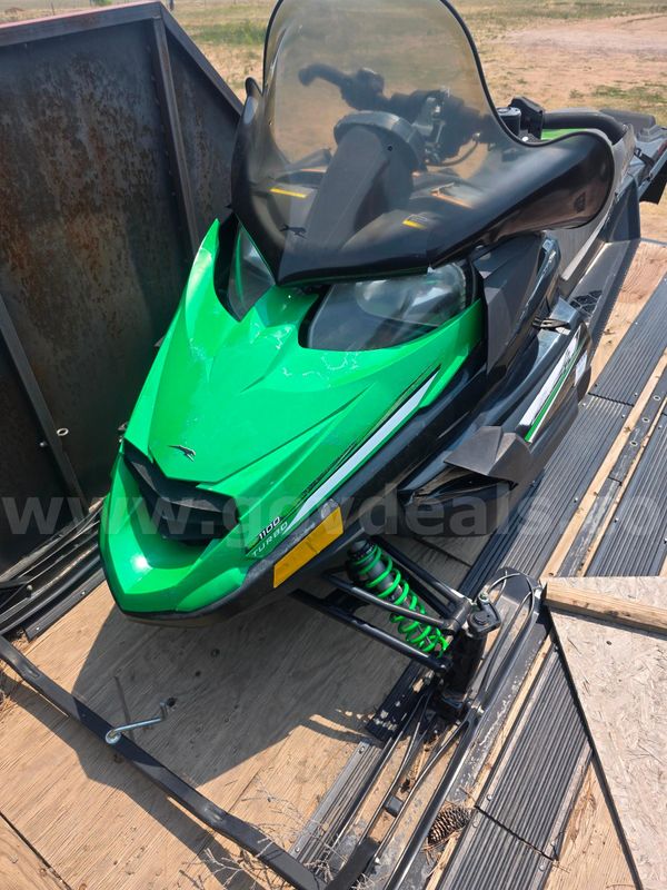 2010 Arctic cat Z1Turbo 1100 Snowmobile, with trailer 1400 Miles on unit