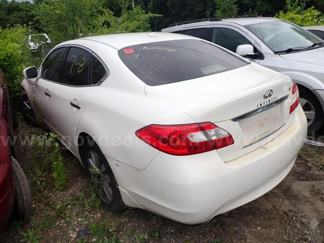 2011 Infiniti M