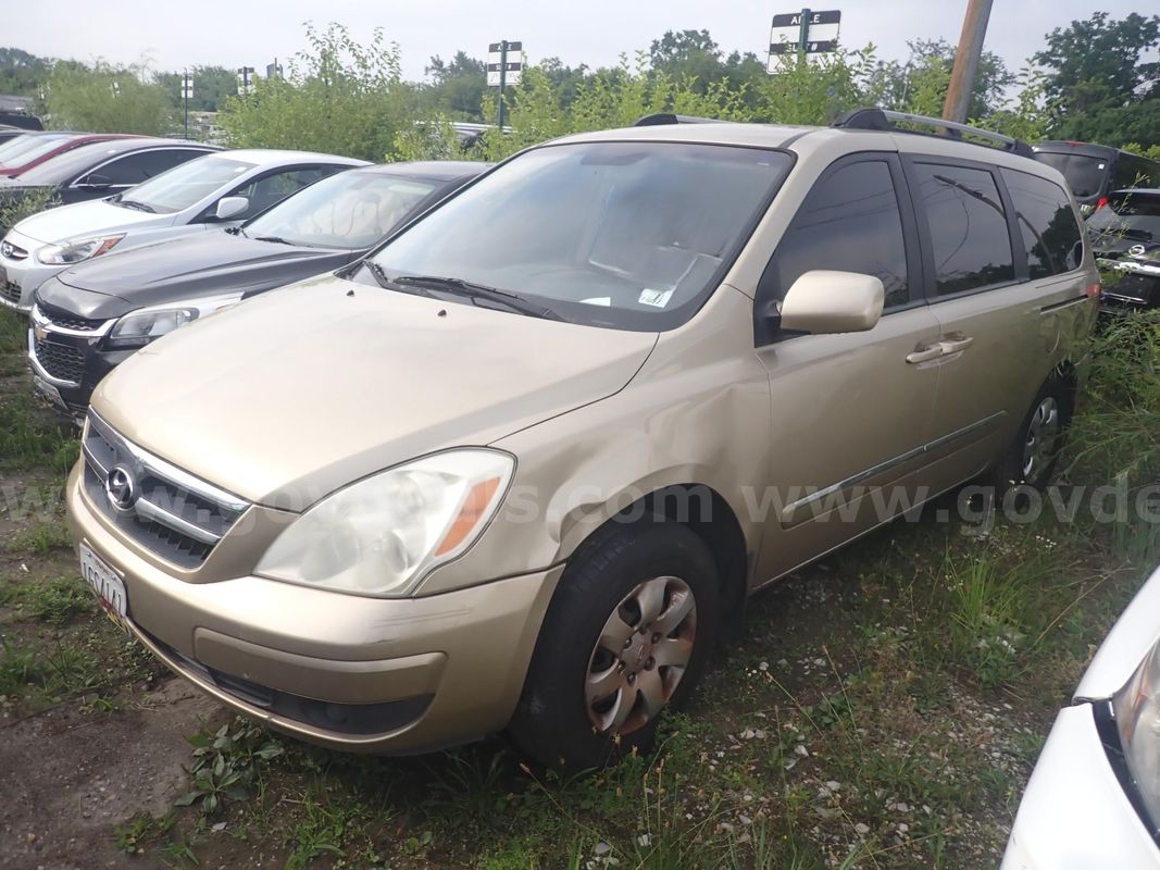 2008 Hyundai Entourage