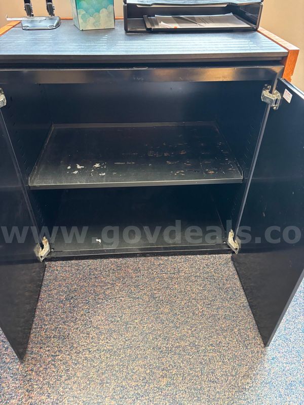 Storage cabinet
