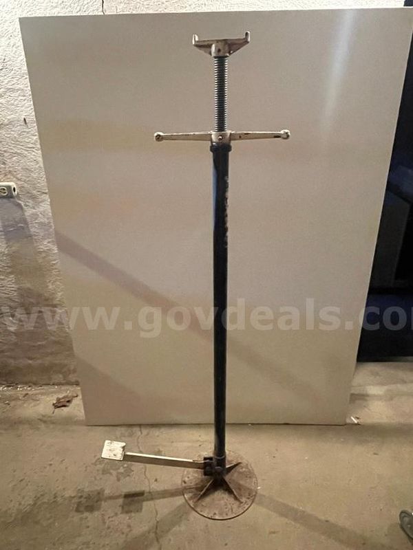 Under Hoist Stand with Foot Pedal