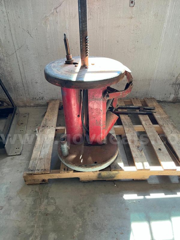 Tire Changer