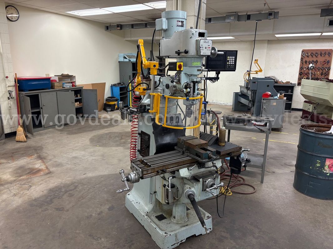 Supermax Vertical Milling Machine w/ DRO