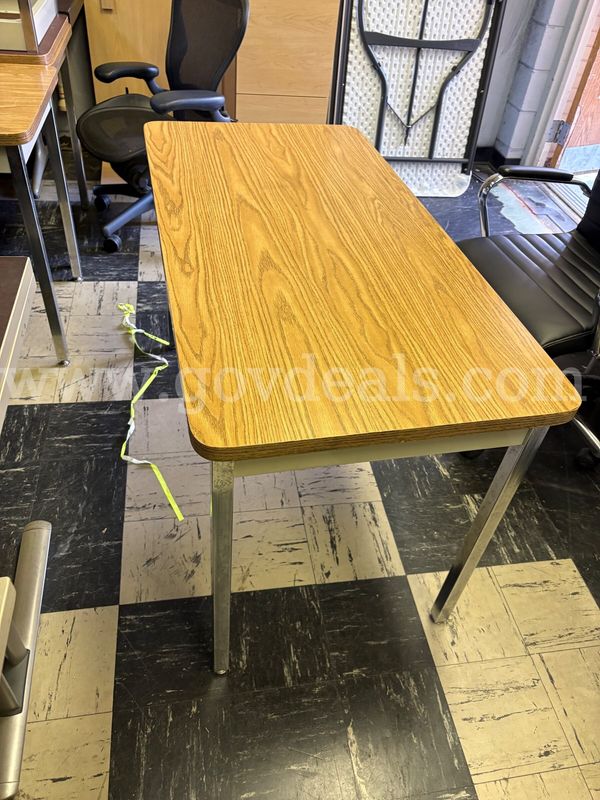(12) 2 x 4 Tables