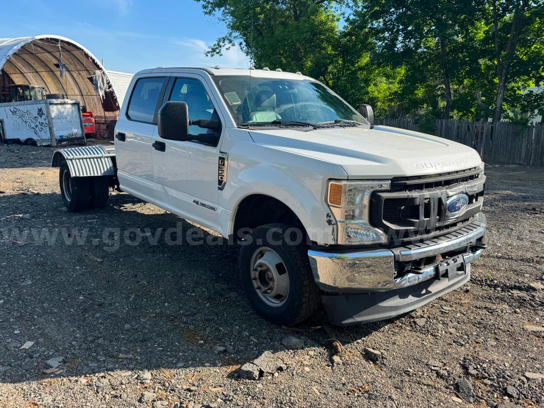 2021 Ford F-350 SD XL Crew Chassis
