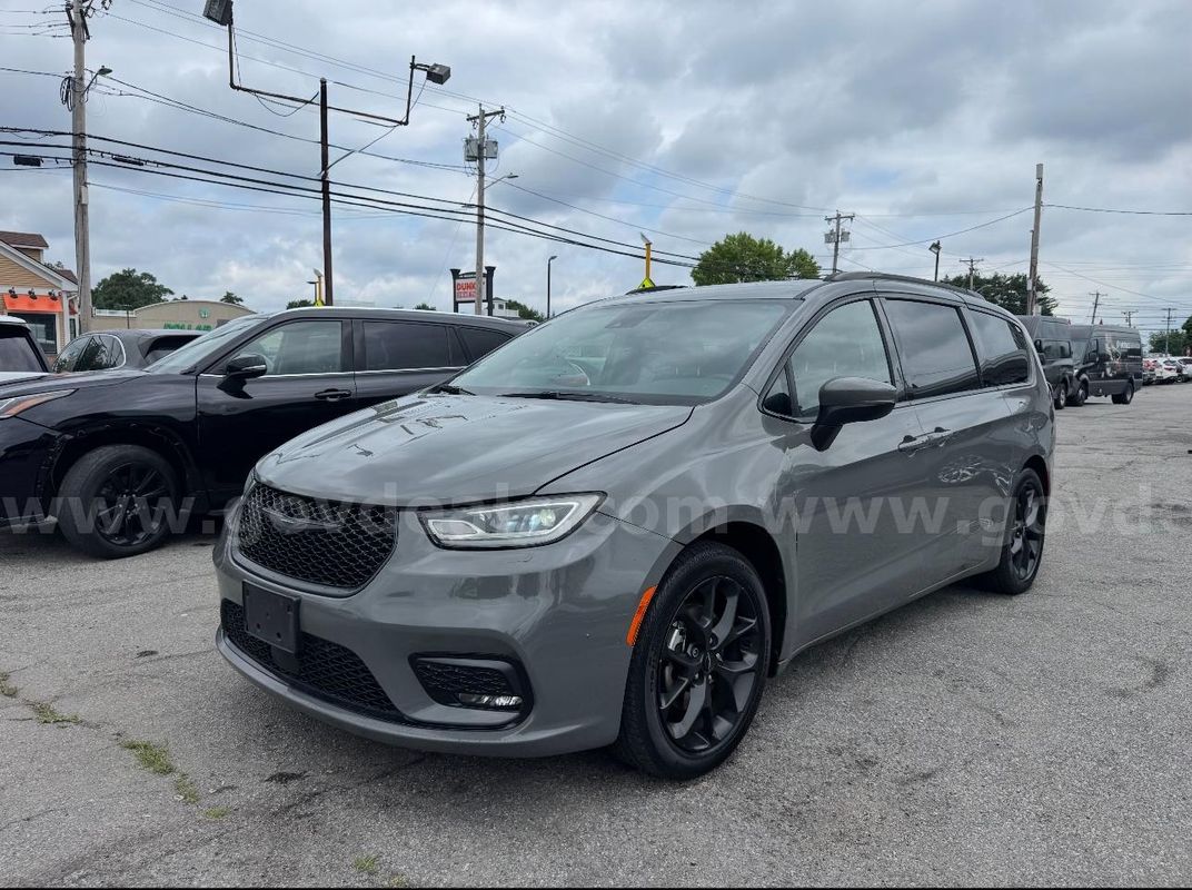 2023 Chrysler Pacifica S