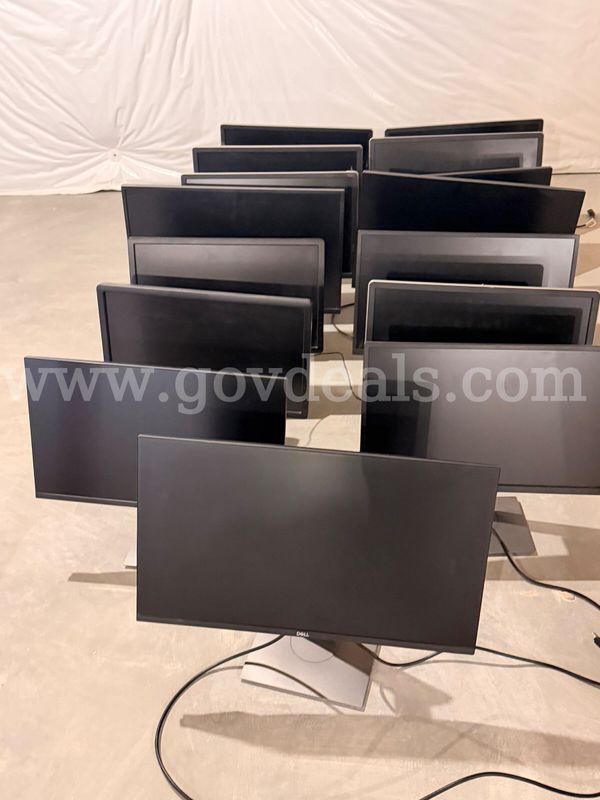 (15) Dell Flatscreen Computer Monitors