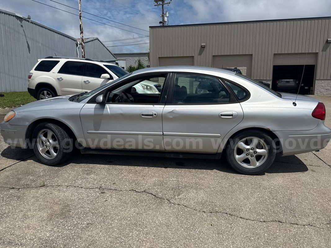 2003 Ford Taurus SES