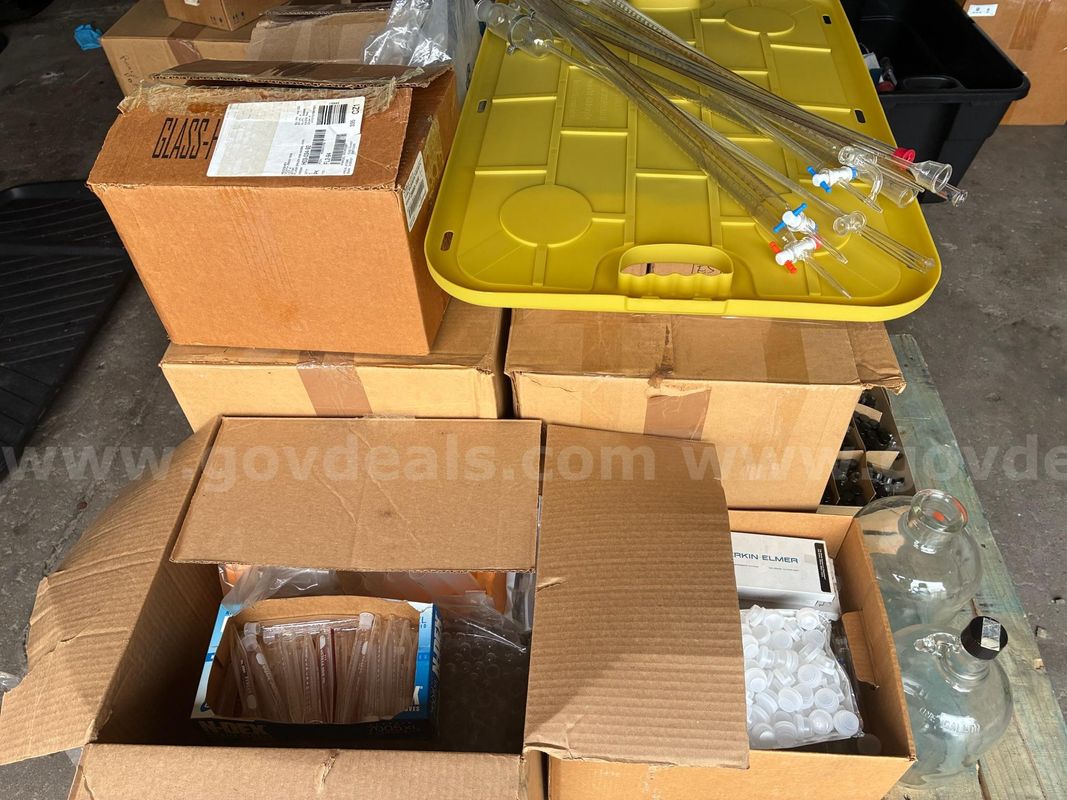 Pallet of Misc Lab Glass