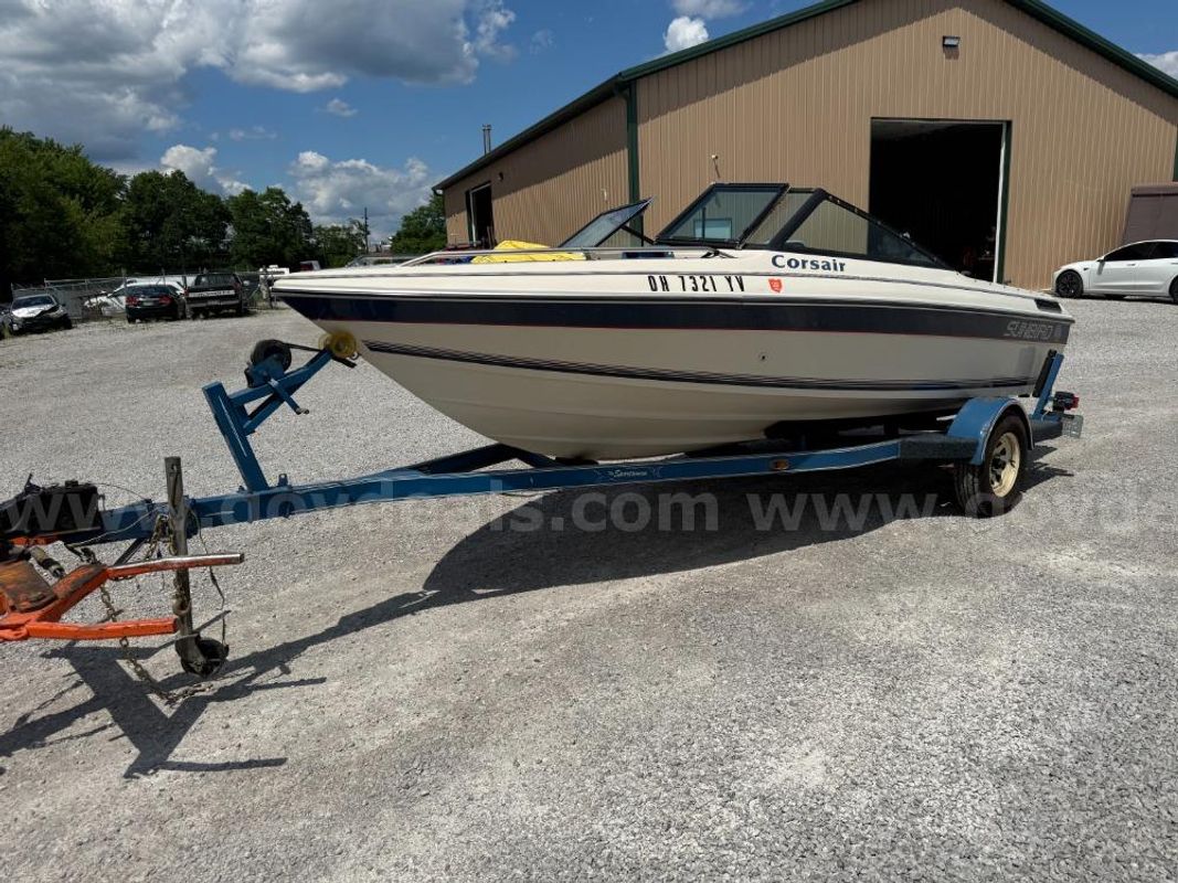 1987 Corsair Sunbird Mercruiser Boat