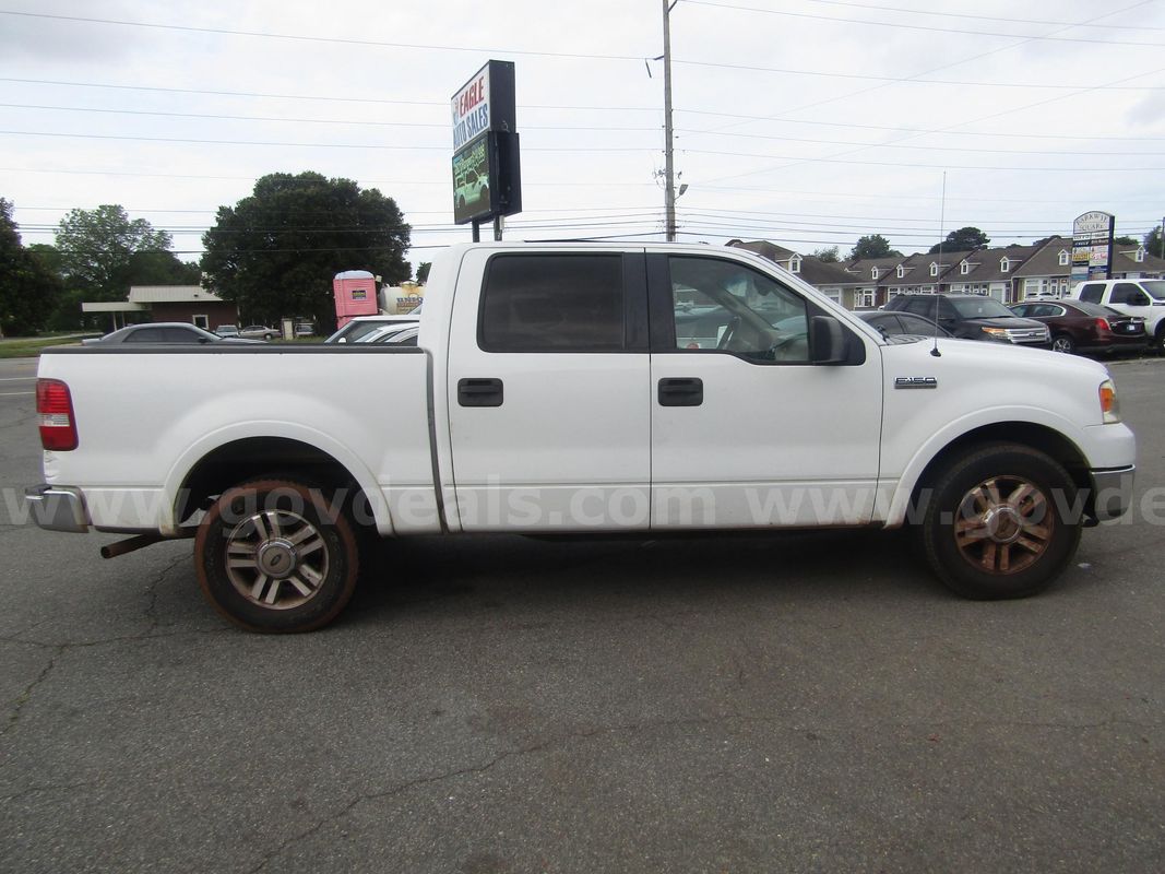 2005 Ford F-150 Lariat SuperCrew 2WD