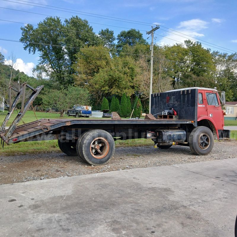 1986 International D1850 Ramp Truck