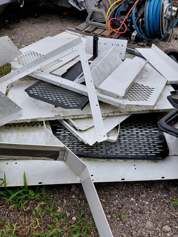 Havis Tahoe K9 kennel MISSING PARTS 1 pallet