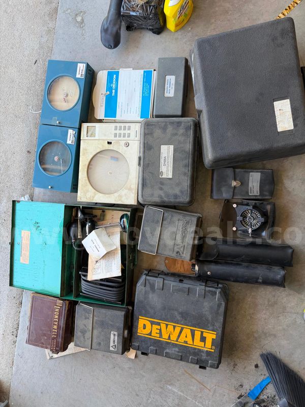 Large Lot of Vintage Meteorological Chart Recorders, Bendix Friez, Honeywell & Industrial Instruments w/ Cases -