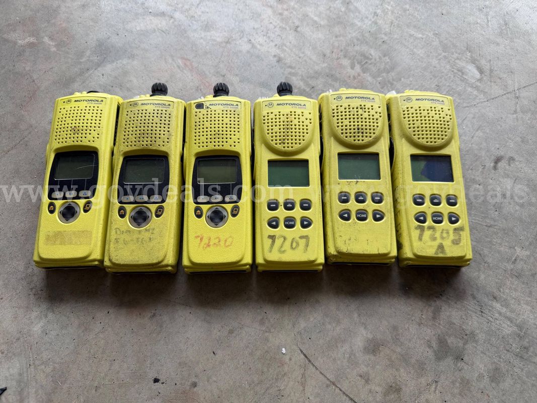 Motorola XTS5000R / XTS3000R MODEL II UHF RADIOS LOT SHIPPING Available