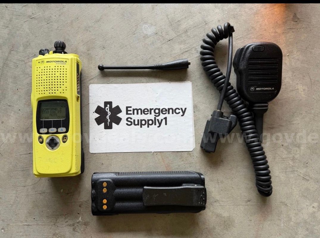 FULL SET || Motorola XTS5000R Model II UHF 450-520 Mhz 1000 P25 H18SDF9PW6AN Shipping only