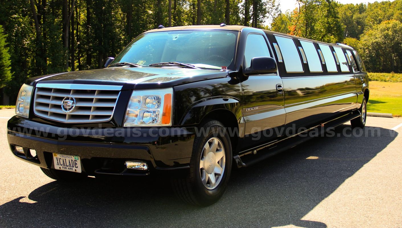 2005 Cadillac Escalade 18 Passenger Limousine
