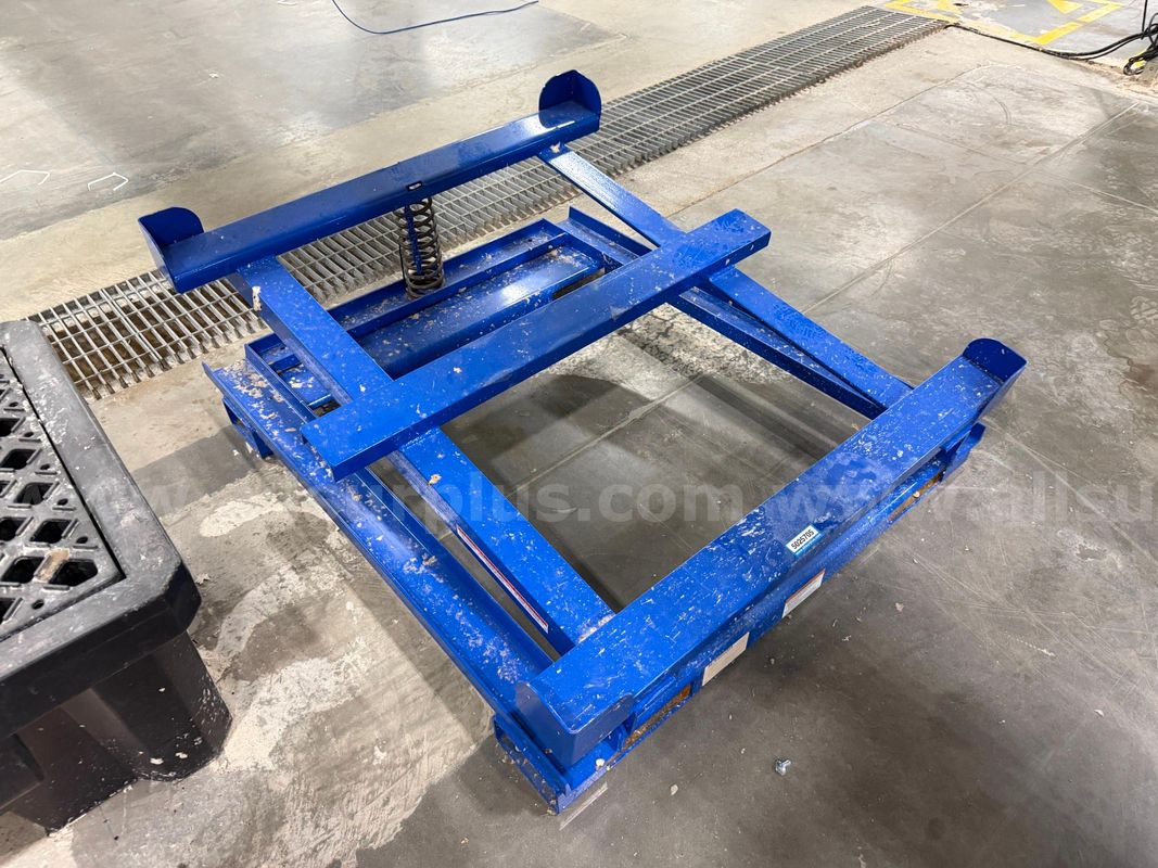 Clark Steel Tote Tipper