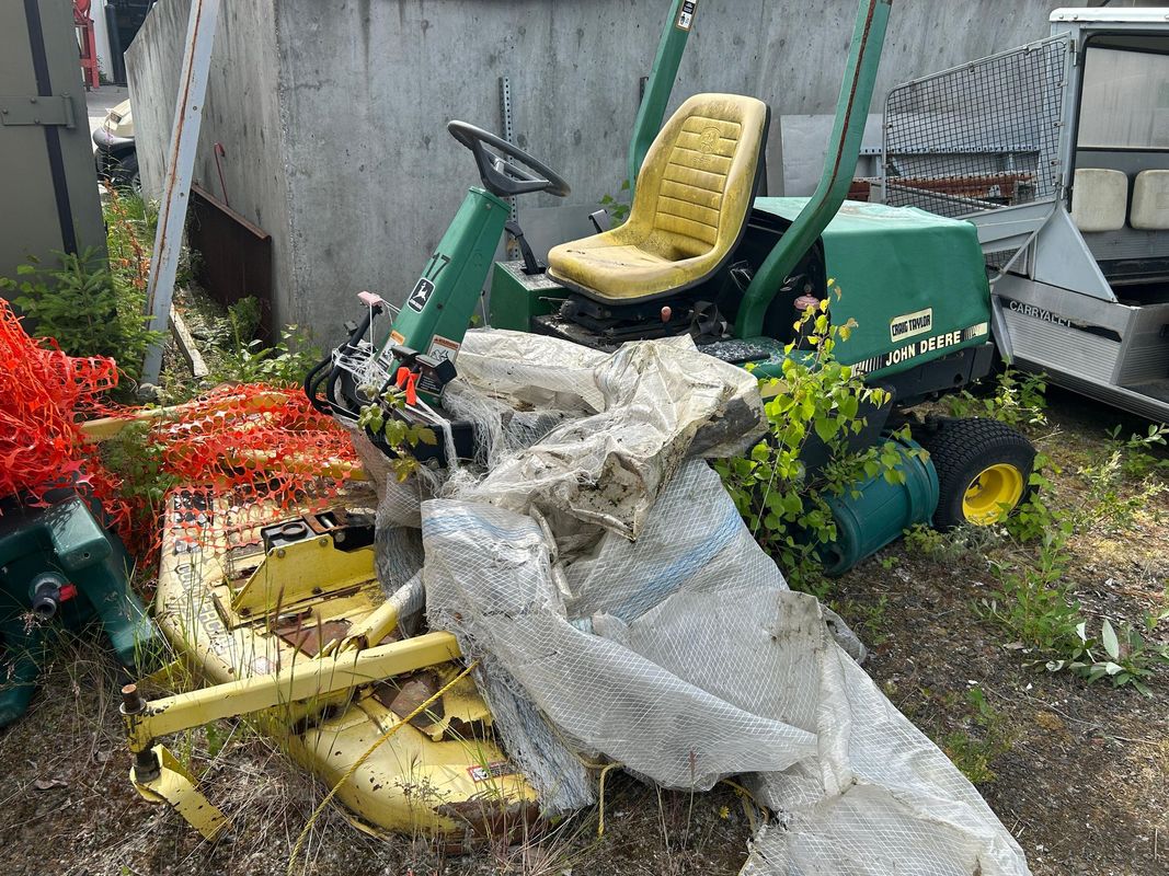 John Deere F1145 Commercial Front Mower with 72-inch Deck