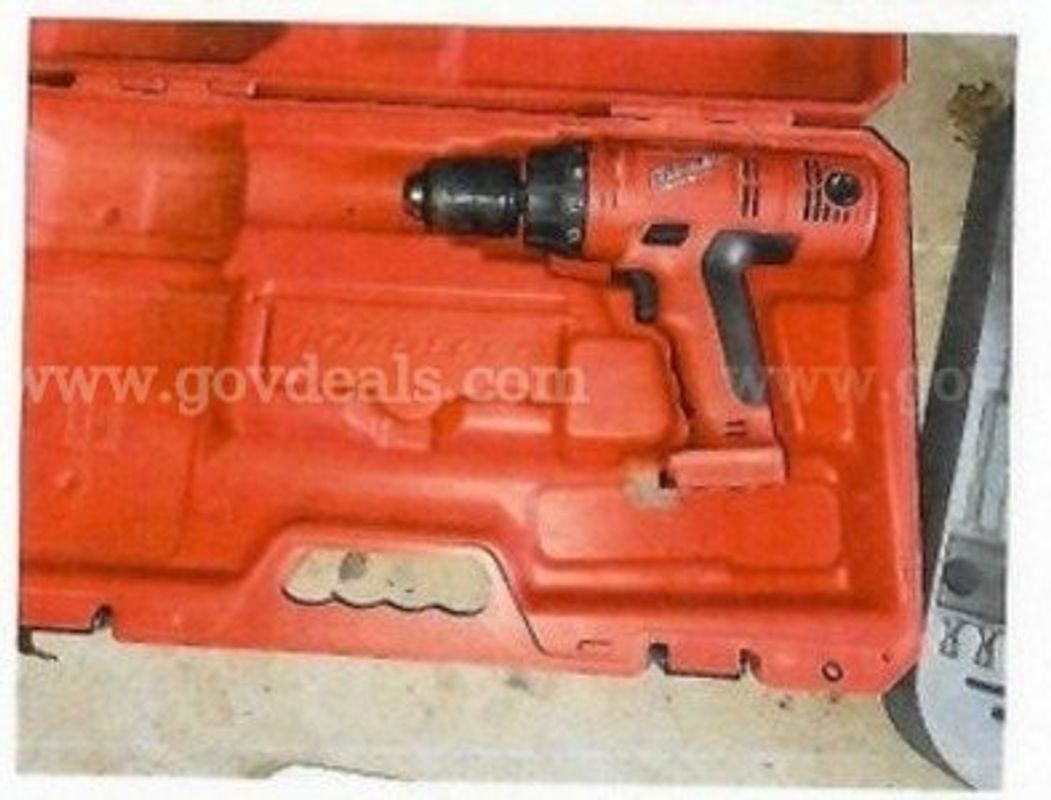Milwaukee Drill, Senco Duraspin Dry Wall Kit with Charger, & Screw Gun and Router (Damaged Battery)
