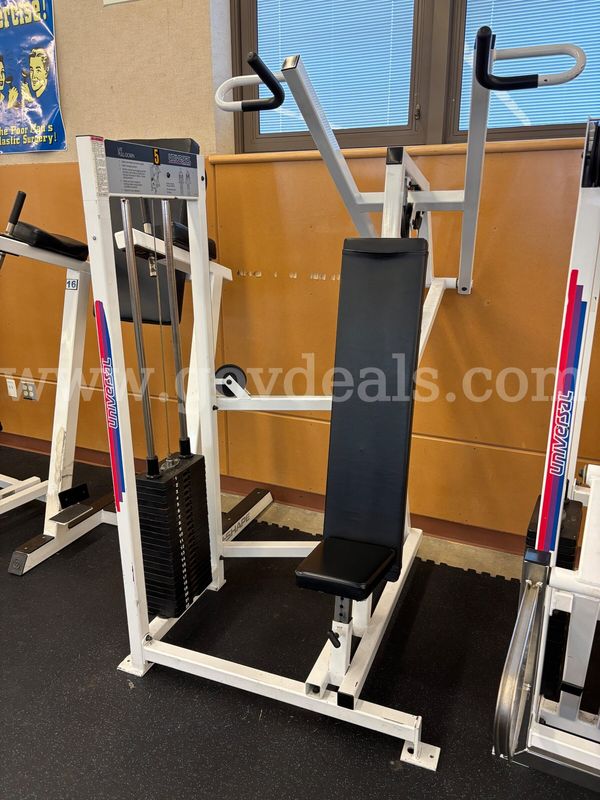 Lat Pull-Down Machine