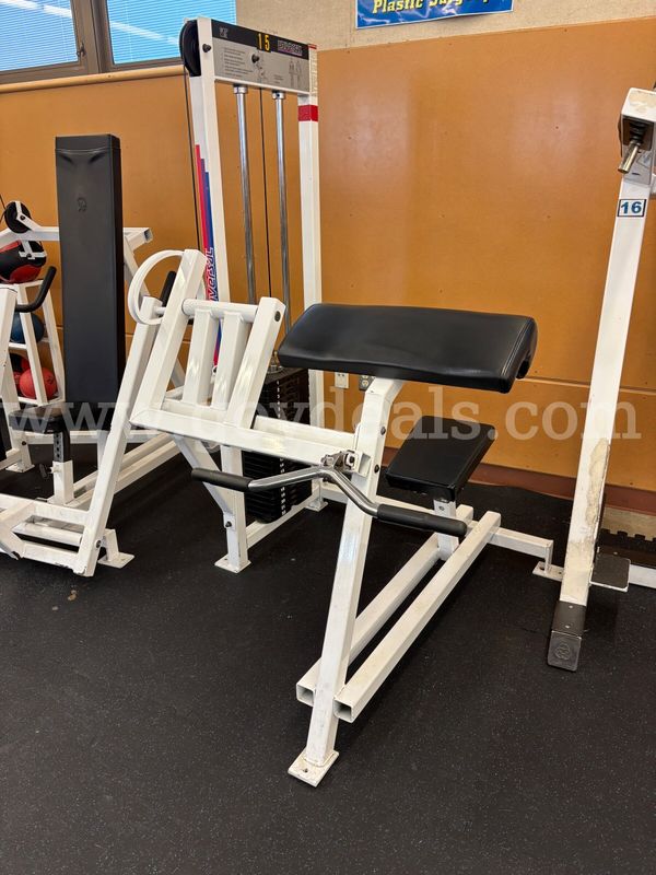 Bicep Curl Machine