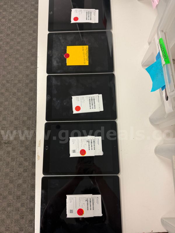Lot of 5 WiFi Only iPad 6s - Need Repair