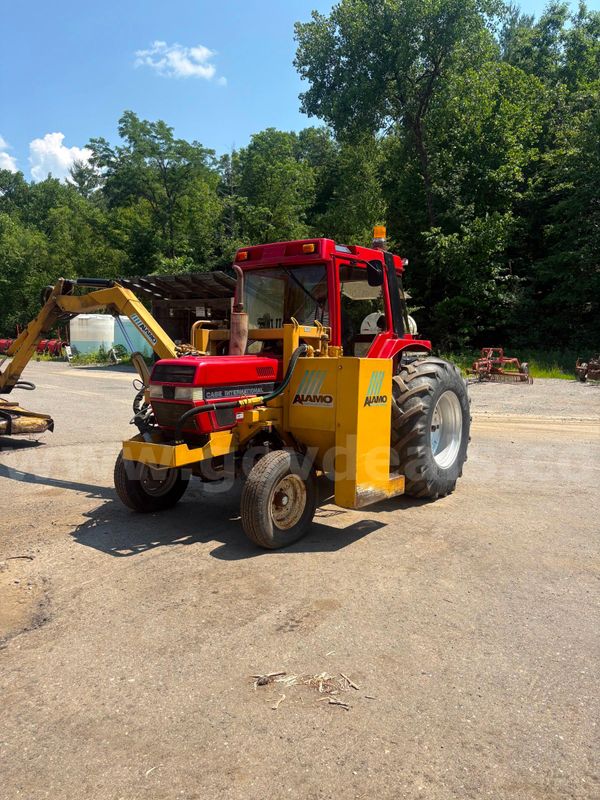 1992 Case International 895 Tractor w/ Alamo Boom Mower