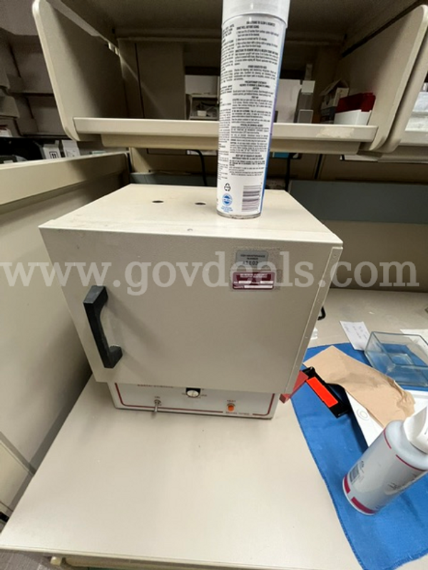 Laboratory Drying Oven / Incubator