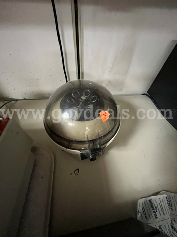 Clay-Adams Centrifuge A0230