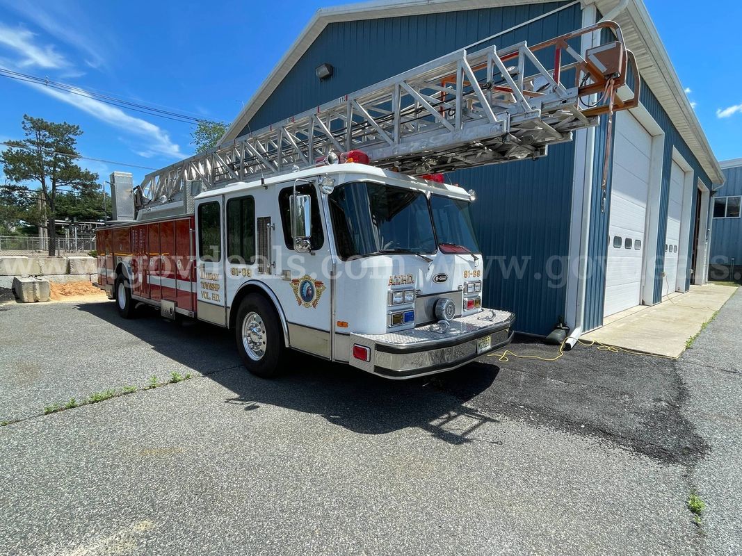 1987 E-One 110' Aerial