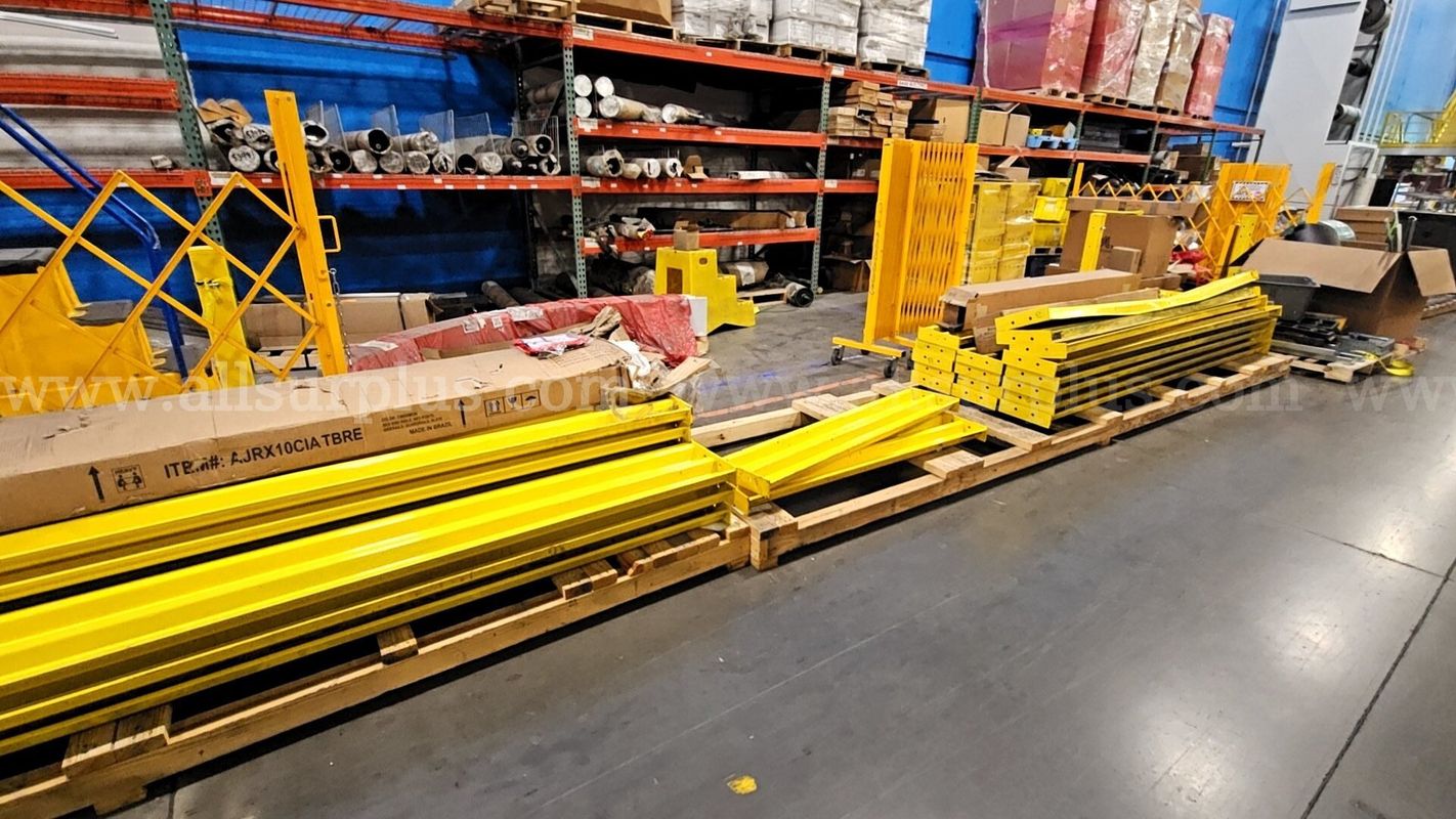 1 Lot Heavy Duty Safety Guardrail Components Pallet