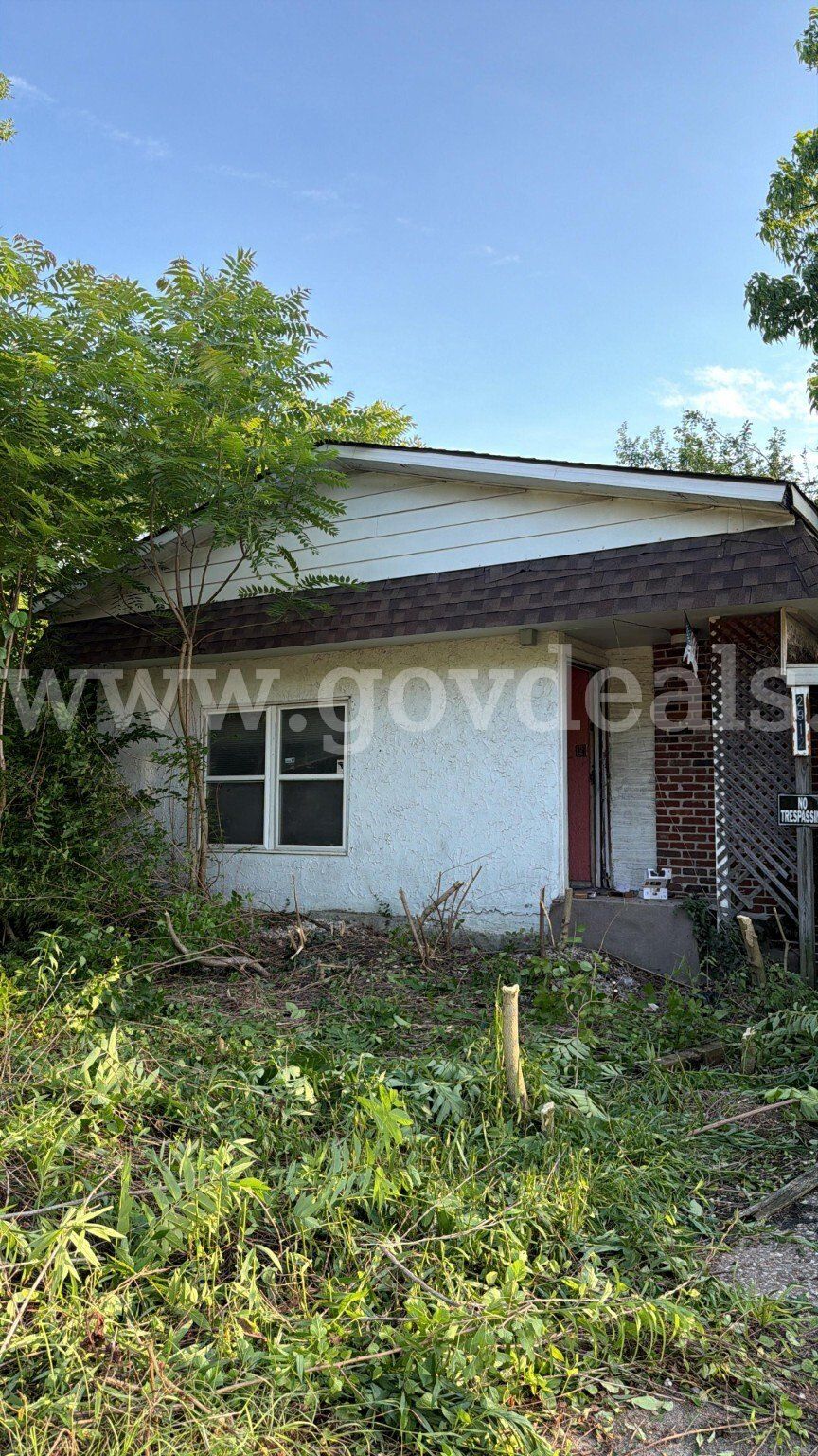 Residential investment property with five contiguous parcels
