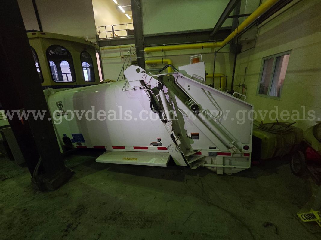 Wayne Hook Lift Rear Load Body