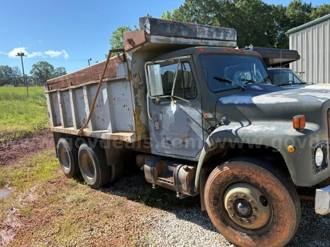 1986 International F-1954
