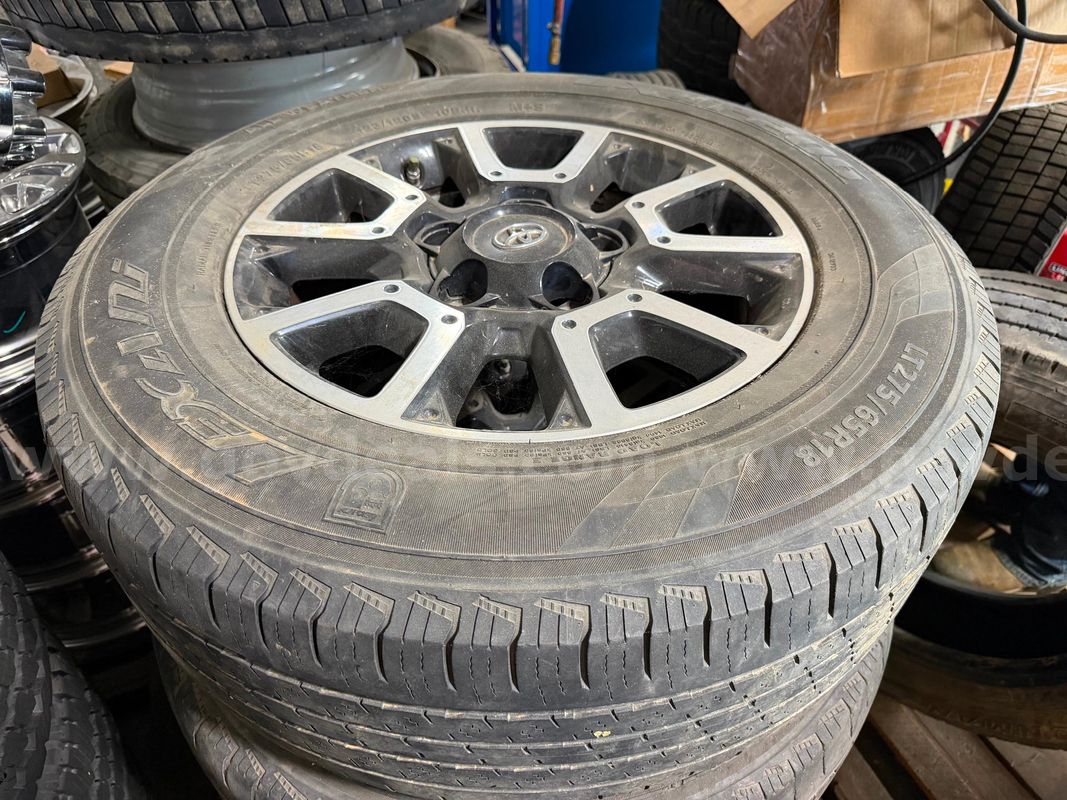 (4) 18in Toyota Tires and Wheels