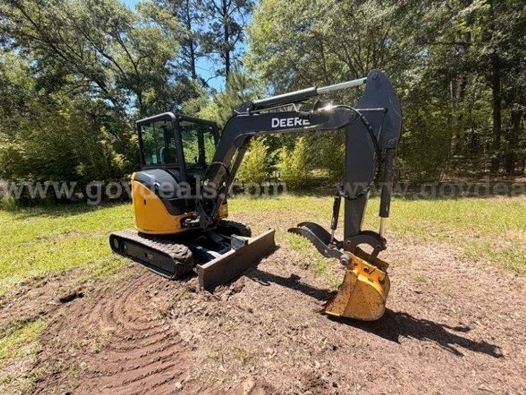2018 DEERE 35G mini excavator w/ thumb + bucket