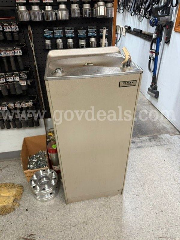 Elkay Water Fountain